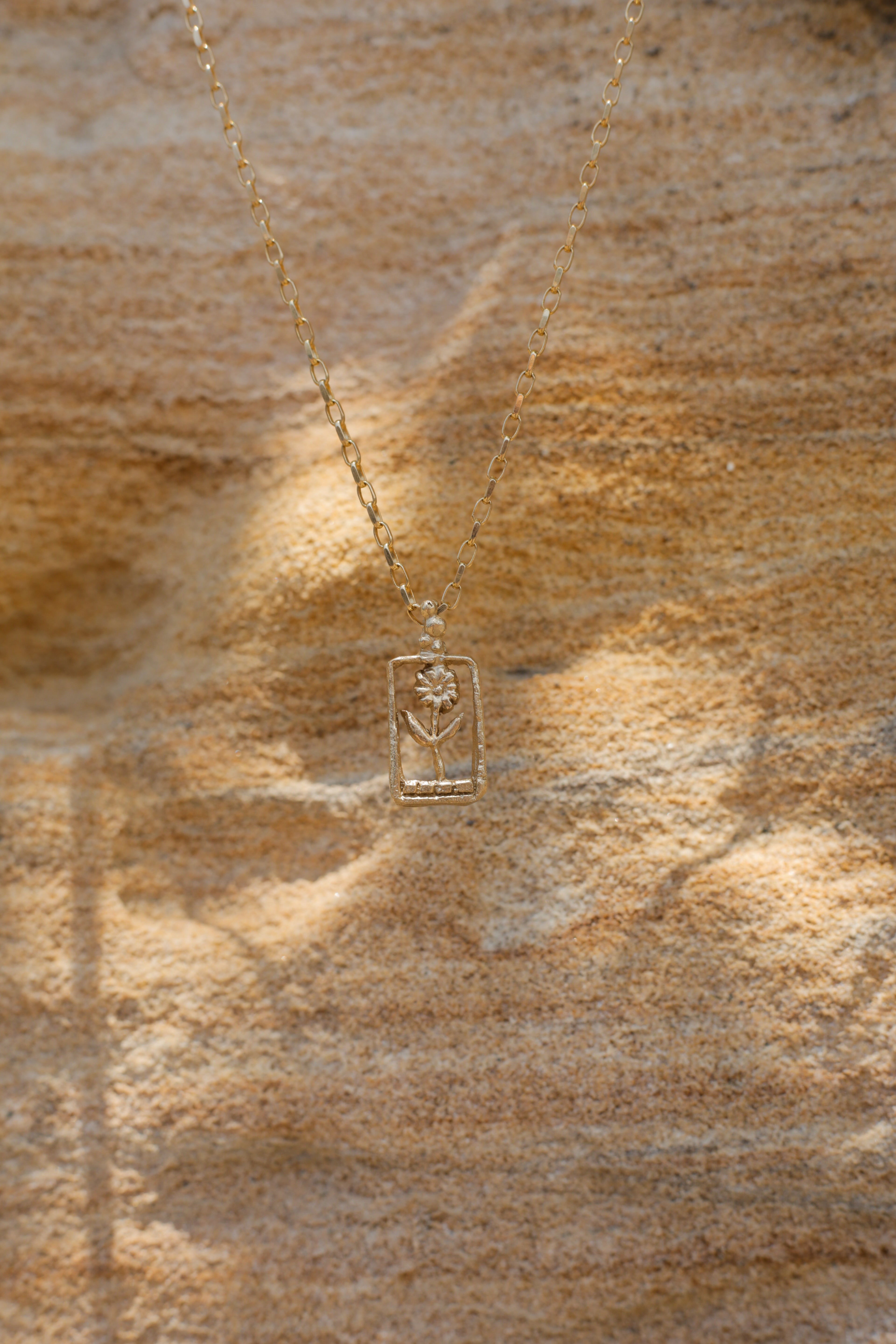 FLOWER PENDANT
